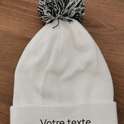 Bonnet blanc pompon