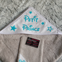 Cape de bain grise et blanche petit prince