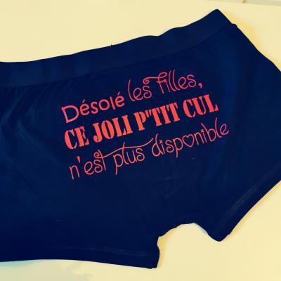 Boxer noir - désolé les filles ce joli p'tit cul n'est plus disponible