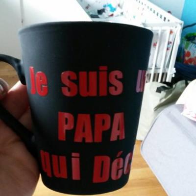 Sticker pour mug Je suis un papa qui déchire