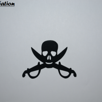 Stickers pirate - tete de mort et épée